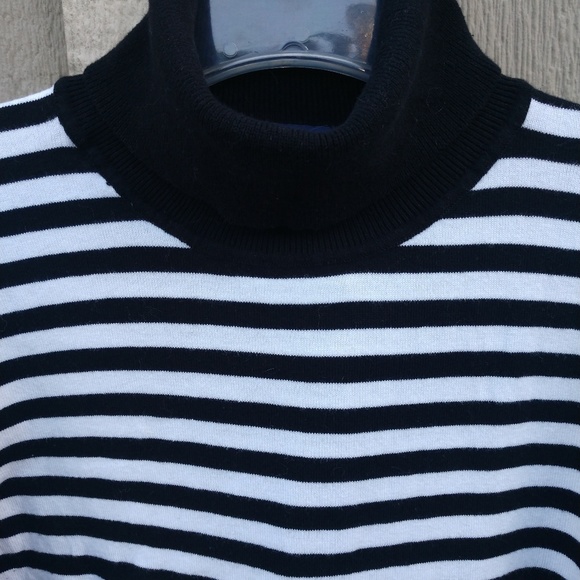 Tommy Hilfiger black & white sweater - Picture 5 of 6
